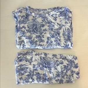 Posh Peanut Toddler Girl Blue and White Floral Pajama Set
